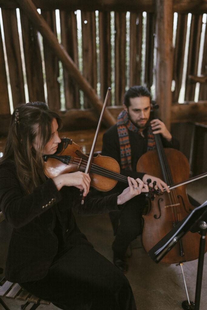Violinists playing at wedding in Nashville, TN