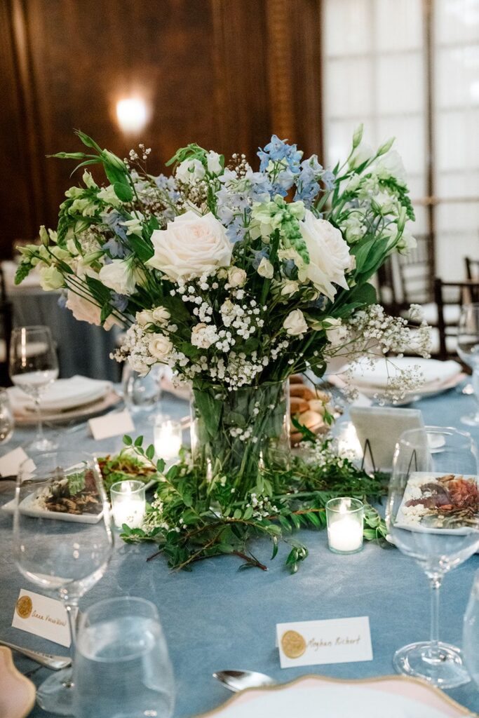 Wedding floral table arrangement tips